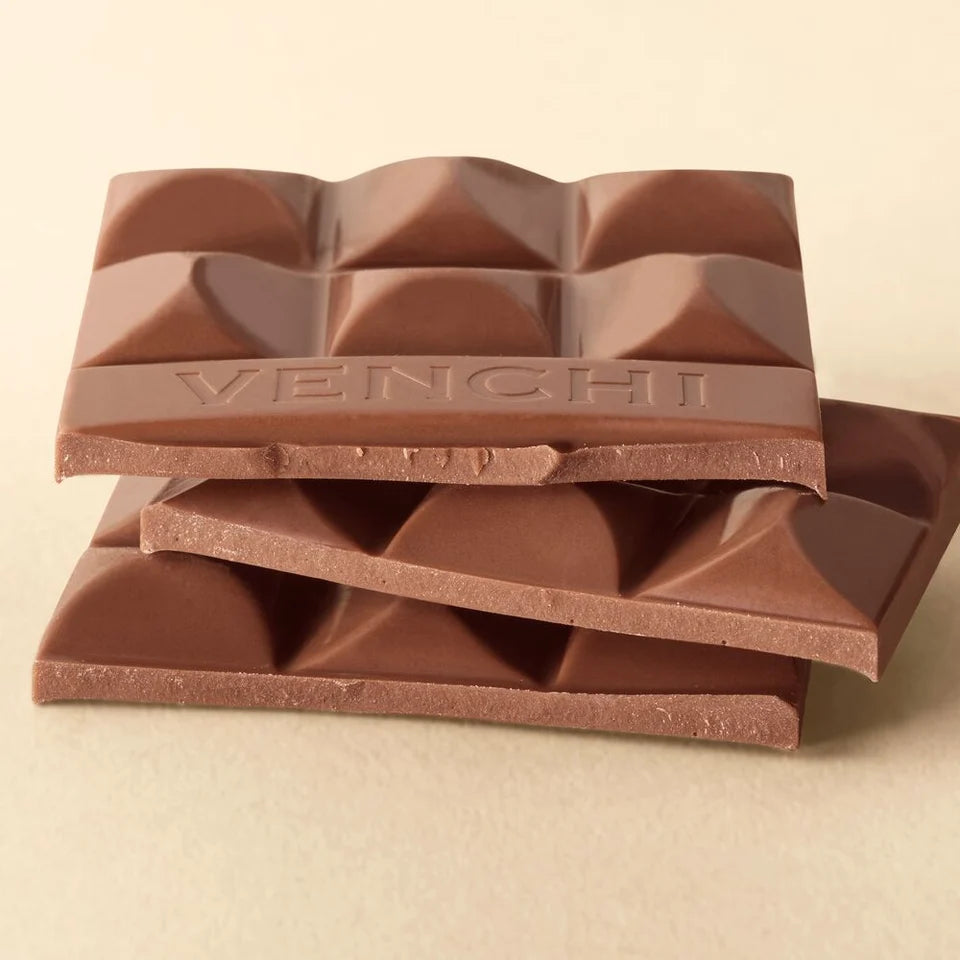 Venchi Mælkechokolade uden tilsat sukker, med hele hasselnødder 100g