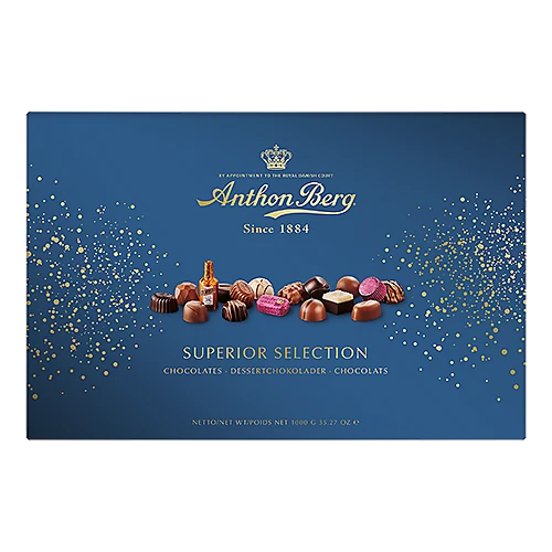 Chokladshopen Anthon Berg Superior Selection chokladask med 1000 gram lyxiga praliner i en elegant blå förpackning.
