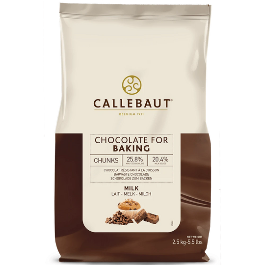 Chokladshopen Callebaut mjölkchoklad chunks i 2,5 kg förpackning, bakstabila chokladbitar för cookies och bakverk.