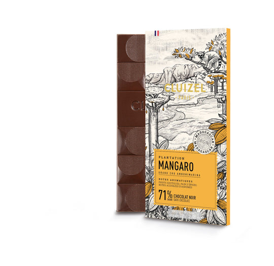 Chokladshopen Cluizel Mangaro 71% mörk chokladkaka från Madagaskar med illustrerad förpackning.