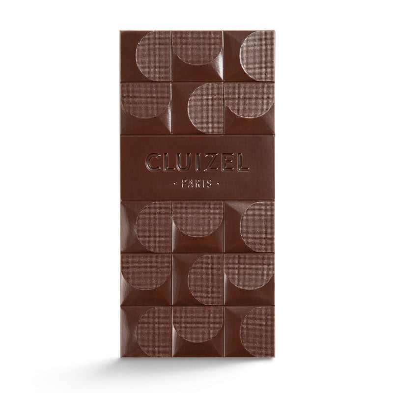Chokladshopen Cluizel La Laguna mörk chokladkaka 70% med geometriskt mönster och präglad logotyp