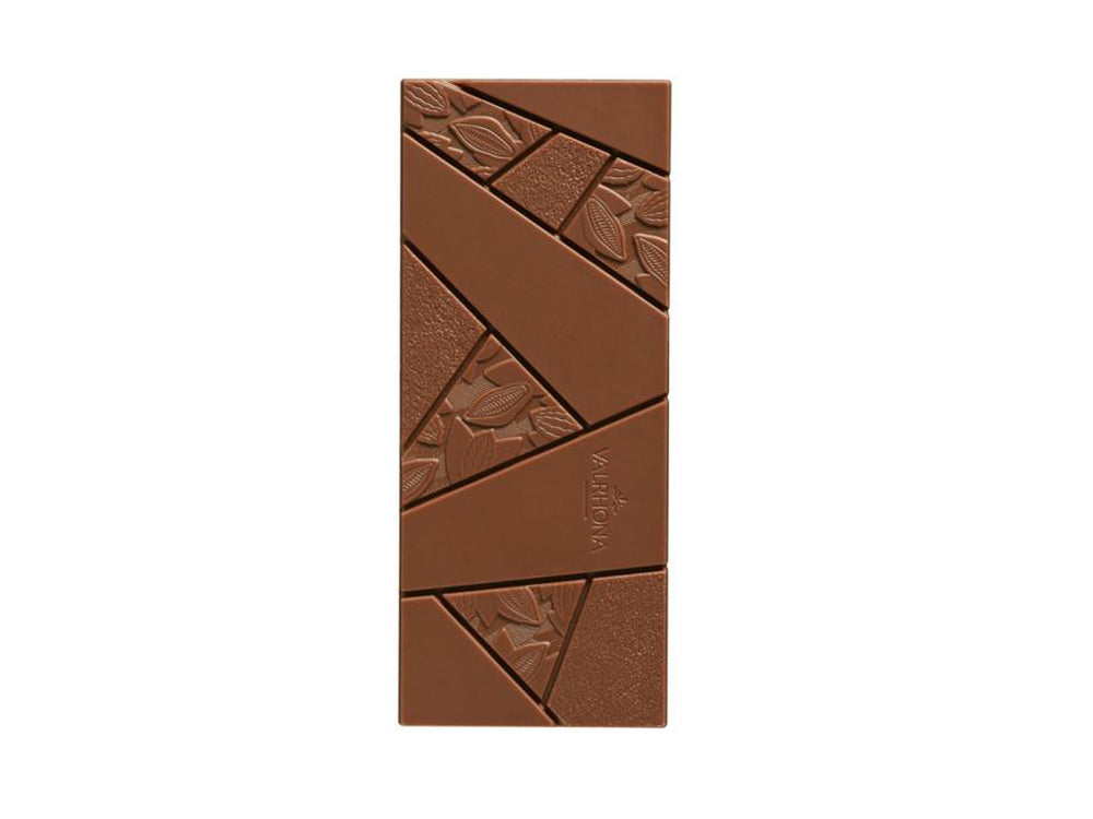 Chokladshopen Valrhona Bahibe 46% mjölkchokladkaka med dekorativa kakaomönster på ytan