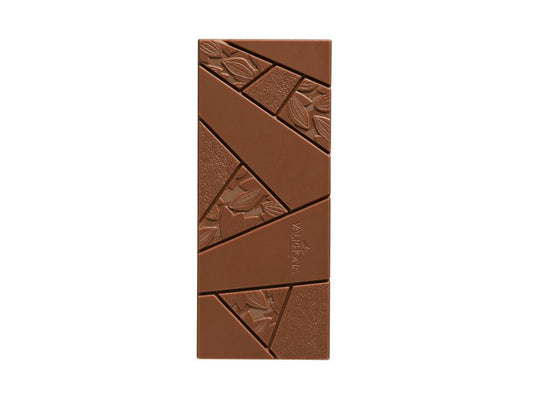 Chokladshopen Valrhona Jivara 40% mjölkchokladkaka med dekorativa mönster av kakaobönor